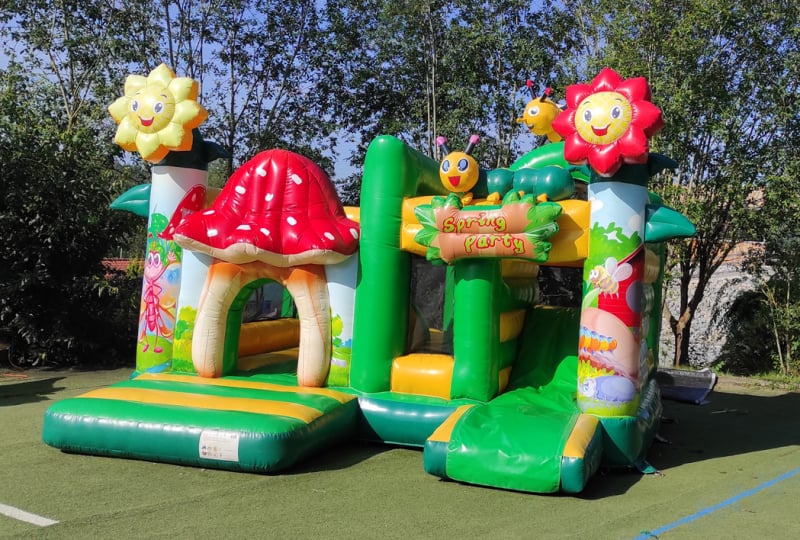 Hüpfburg im Erlebnispark Voglsam